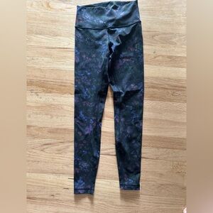 Lululemon athletica Size 6 Wunder Under leggings EUC